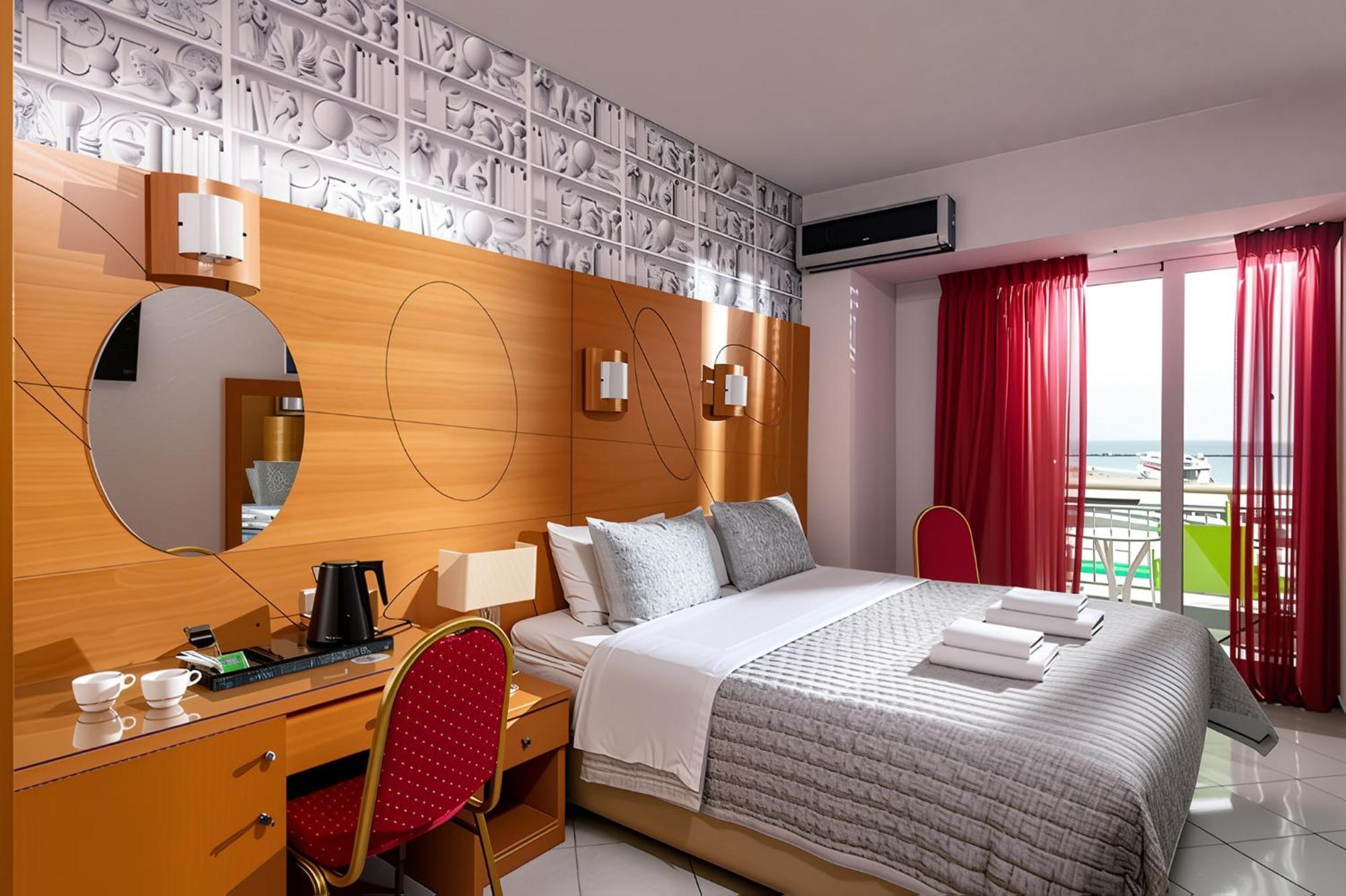 Hotel Life Port 3*