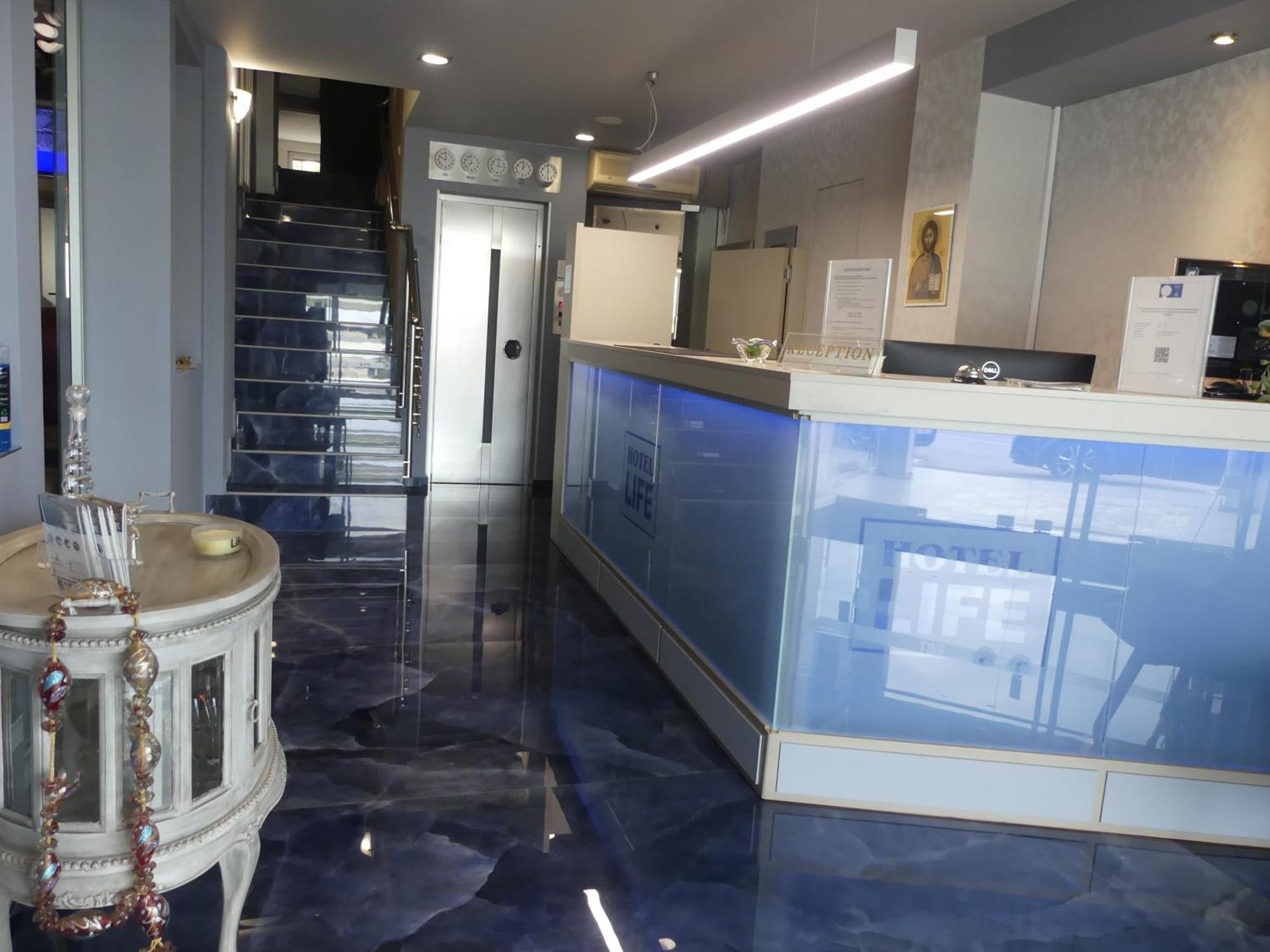 Life Hotel
