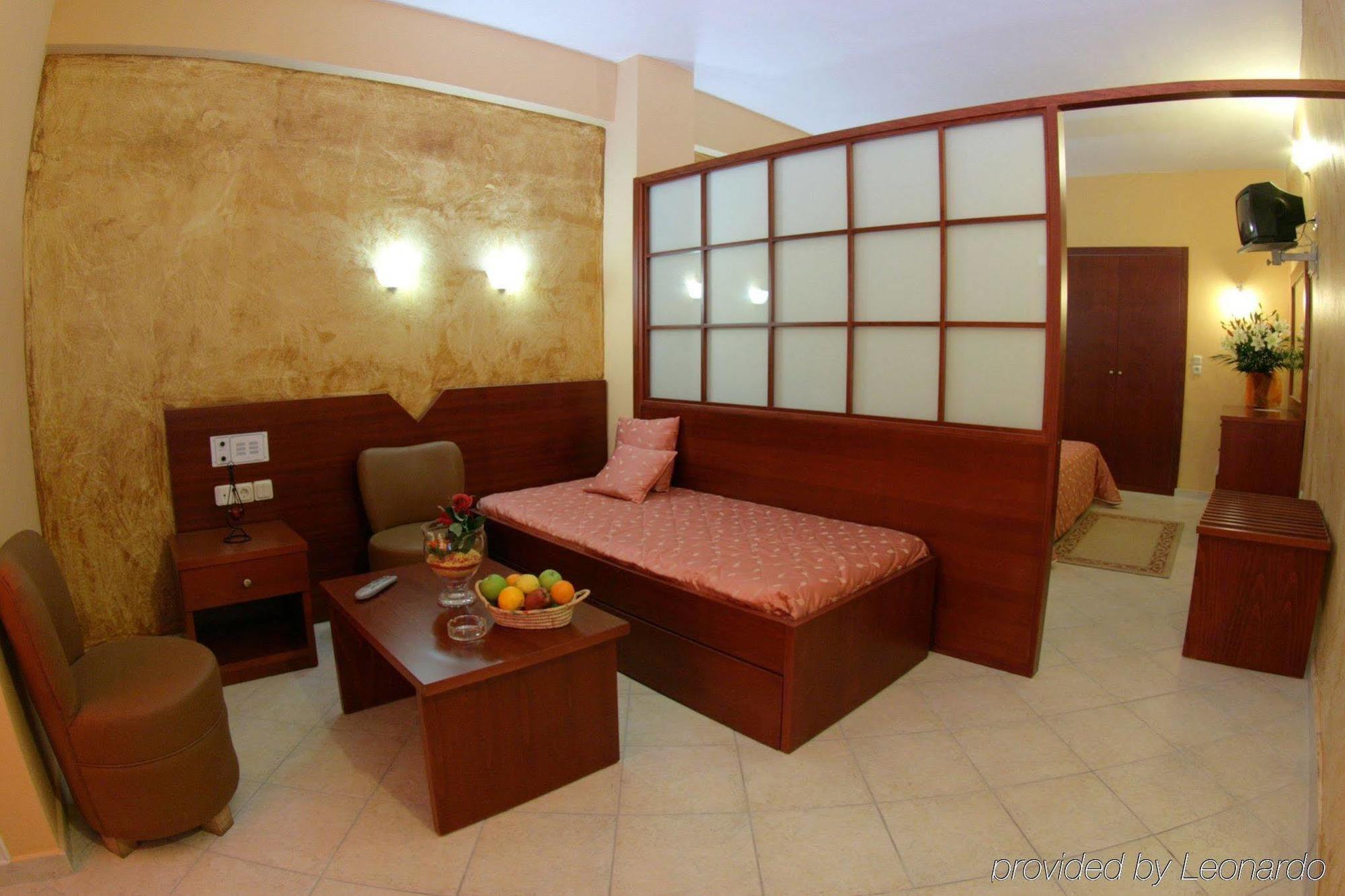 Life 3* Iraklio